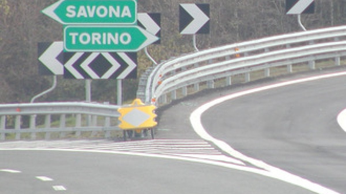 Uno svincolo dell'autostrada Torino - Savona