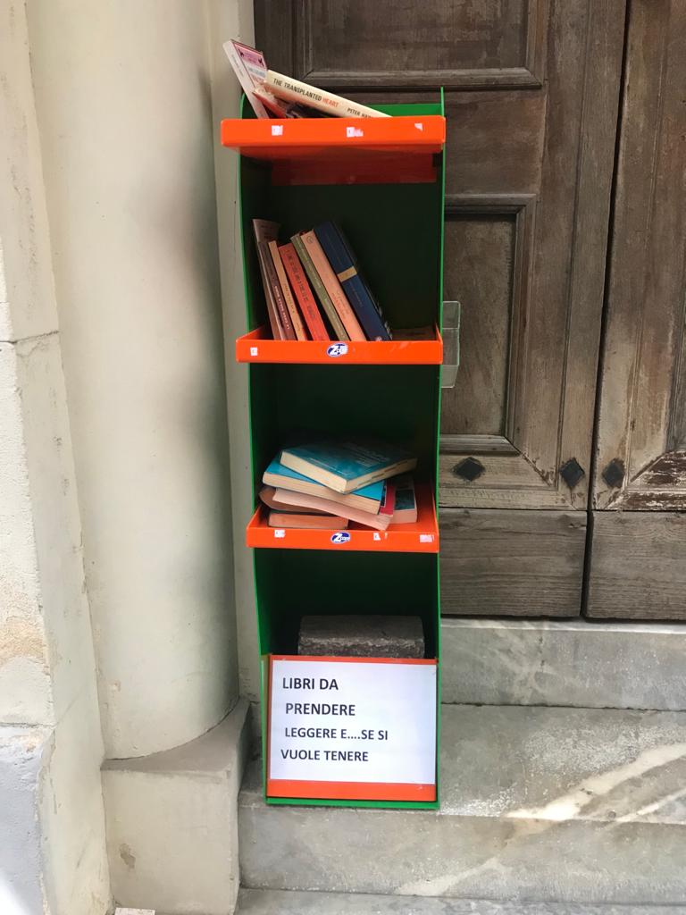 Presso il Municipio di Trinità allestita la scatola del bookcrossing