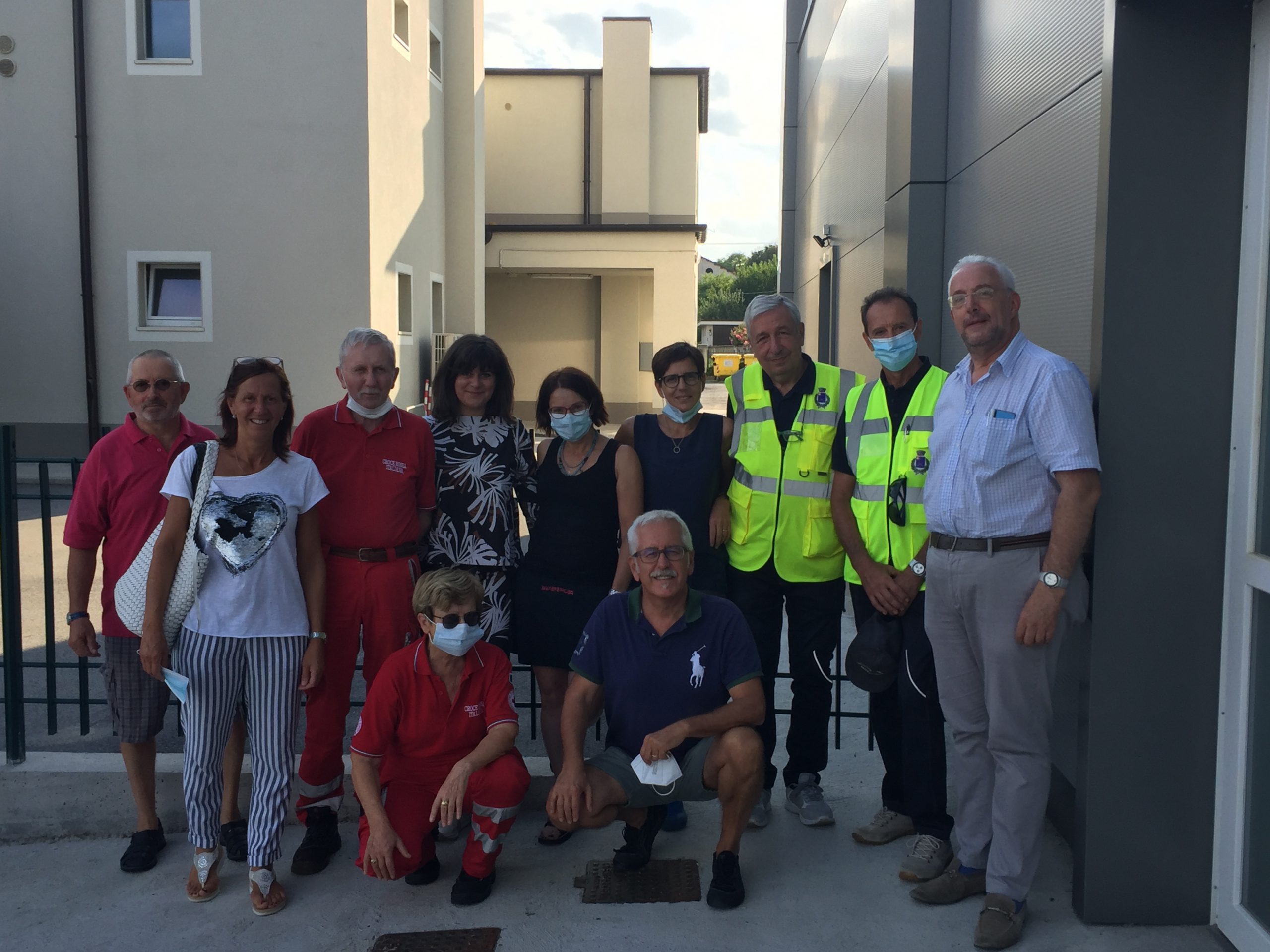 Morozzo - Il gruppo di medici, infermieri e volontari che hanno collaborato alla campagna vaccinale