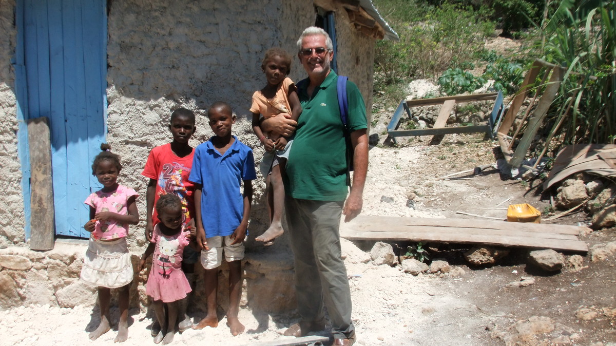 Padre Massimo Miraglio ad Haiti