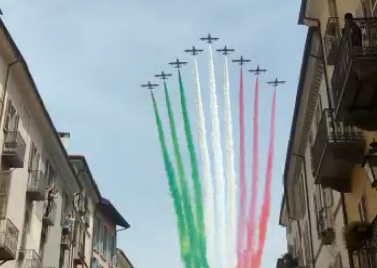 Frecce tricolori su Cuneo